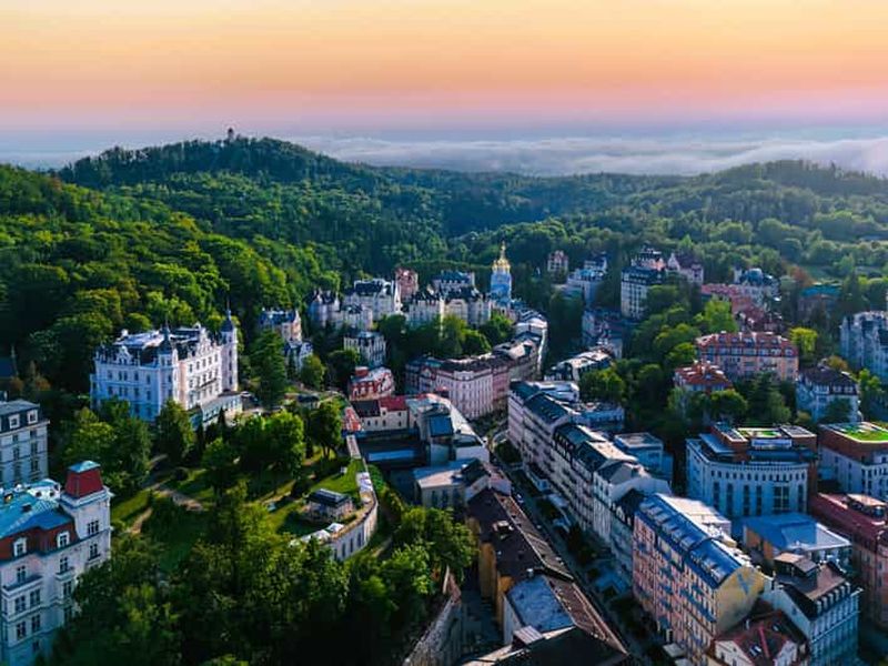 Prague : excursion à Karlovy Vary et Loket avec sources chaudes et château