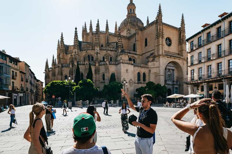 Madrid : visite de Tolède et Ségovie avec cathédrale, Alcázar et déjeuner