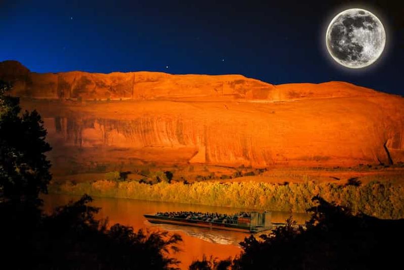 Billet Moab : dîner-croisière sur le fleuve Colorado avec musique et spectacle son et lumière