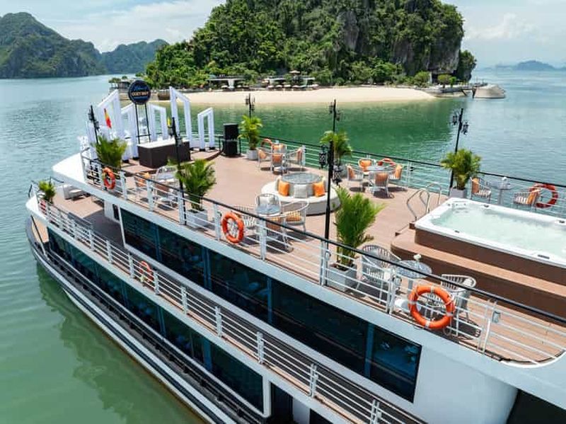 Baie d'Halong : Croisière de luxe d'une journée avec buffet, kayak, baignade