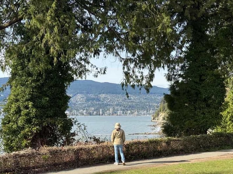 Visite de Stanley Park en voiture : en petit groupe, découvrez davantage, payez moins