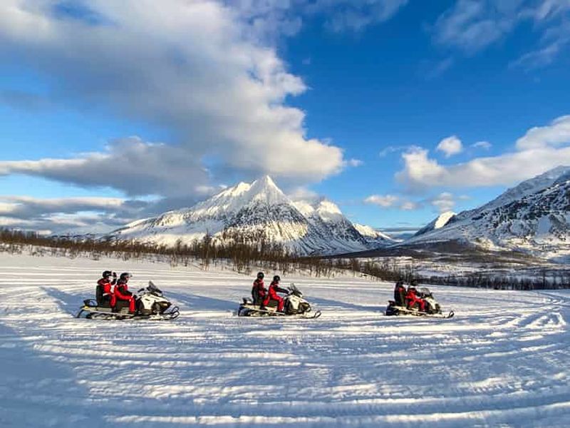 Depuis Tromsø : safari en motoneige dans les Alpes de Lyngen