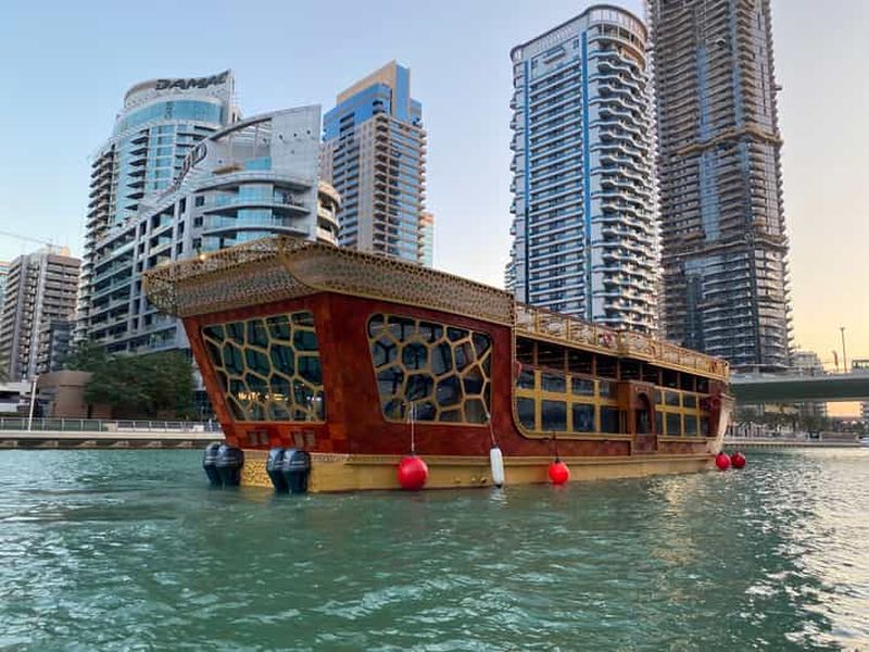 Dubai Marina : dîner-croisière en bateau traditionnel