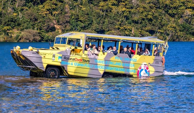 Visite de la ville de Rotorua et de ses lacs en véhicule amphibie