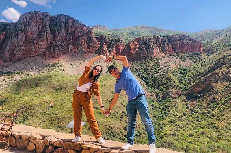 Depuis Erevan : visite du monastère de Khor Virap, d'une cave à vin et de la grotte aux oiseaux