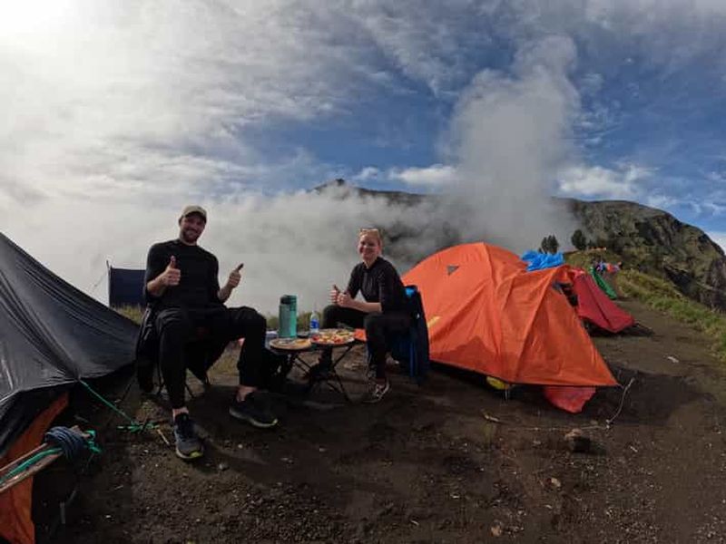 Depuis Senaru : Trek de 2 jours au sommet du Mont Rinjani