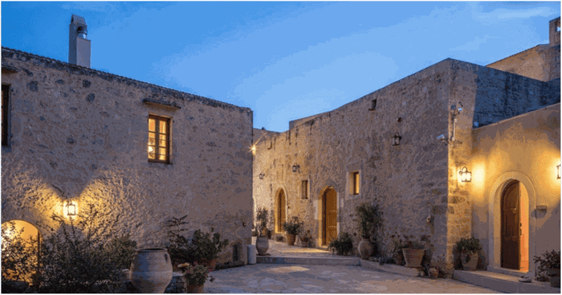 Grotte de Melidoni, village de poterie de Margarites, monastère d'Arkadi