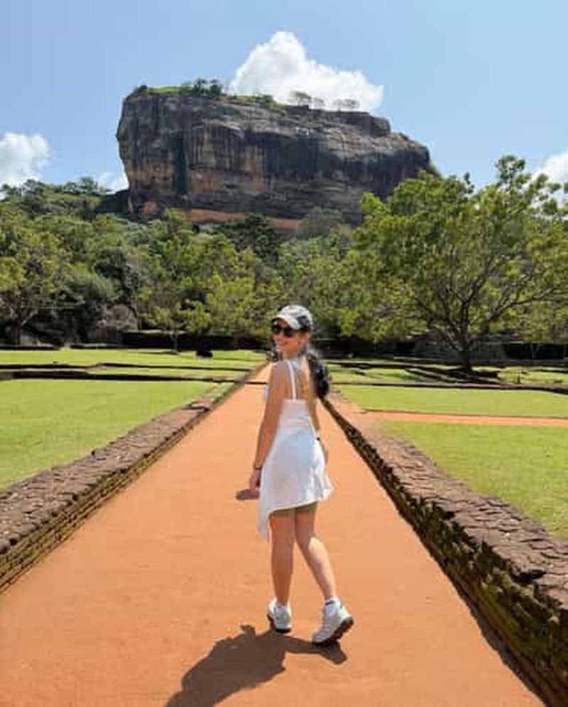 Transfert VIP de Kandy à Sigiriya avec Dambulla et le Rocher du Lion