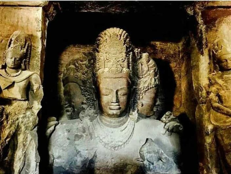Visite privée des grottes de l'île d'Elephanta avec visite du village