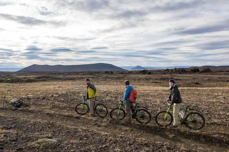 Reykjahlíð : visite à vélo des bains naturels de Mývatn avec billet d'entrée