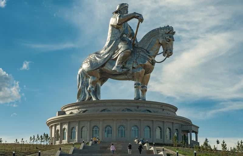 Depuis Oulan-Bator : visite d’une journée incroyable : statue de Gengis Khan et parc national de Terelj