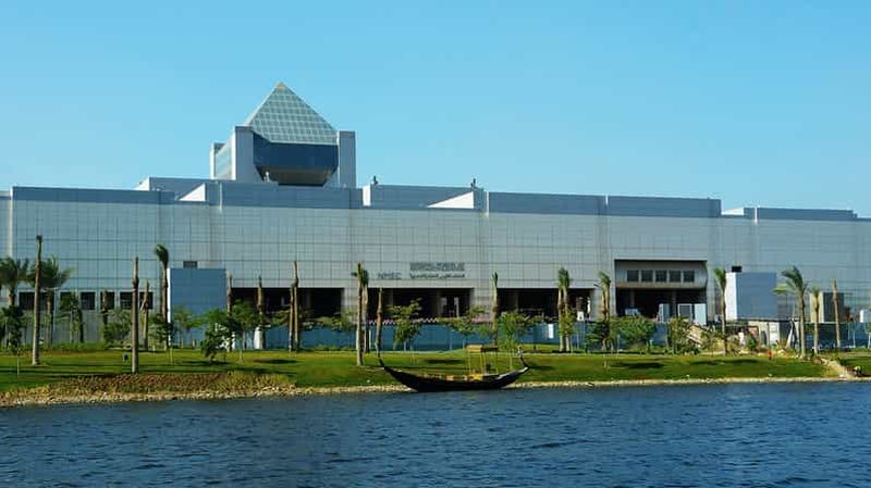 Le Caire : le Musée national, la Citadelle de Saladin et le Khan el-Khalili.