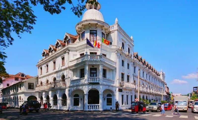 Depuis Colombo : excursion à Kandy avec le Temple de la Dent et visite d’une usine de thé