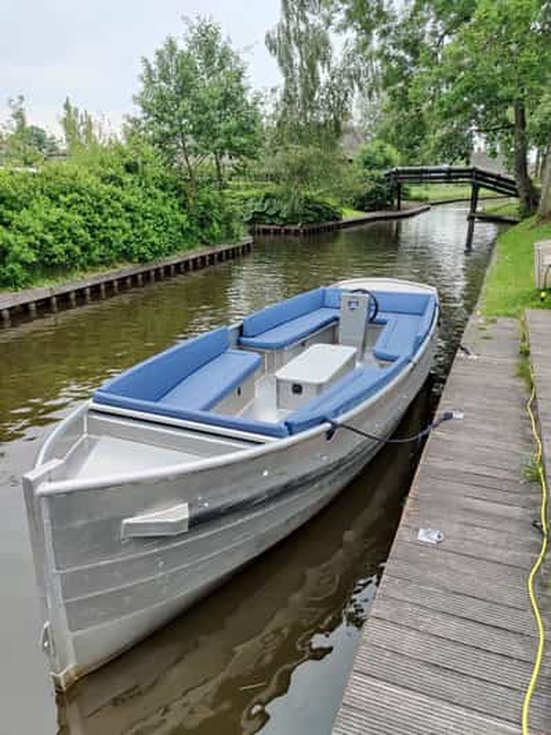 Giethoorn : sortie en bateau privé de luxe avec capitaine local