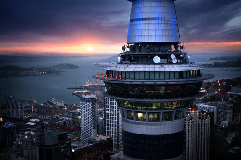 Auckland : Sky Tower SkyWalk - Promenade à 192 m de haut