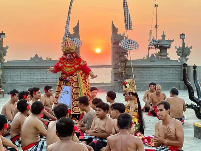 Bali : billet pour la danse du feu Kecak à la falaise d'Uluwatu Karang Boma