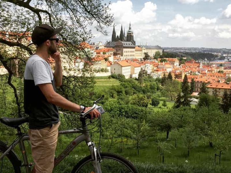 Prague : Points de vue époustouflants, château, ville et parc en E-Bike