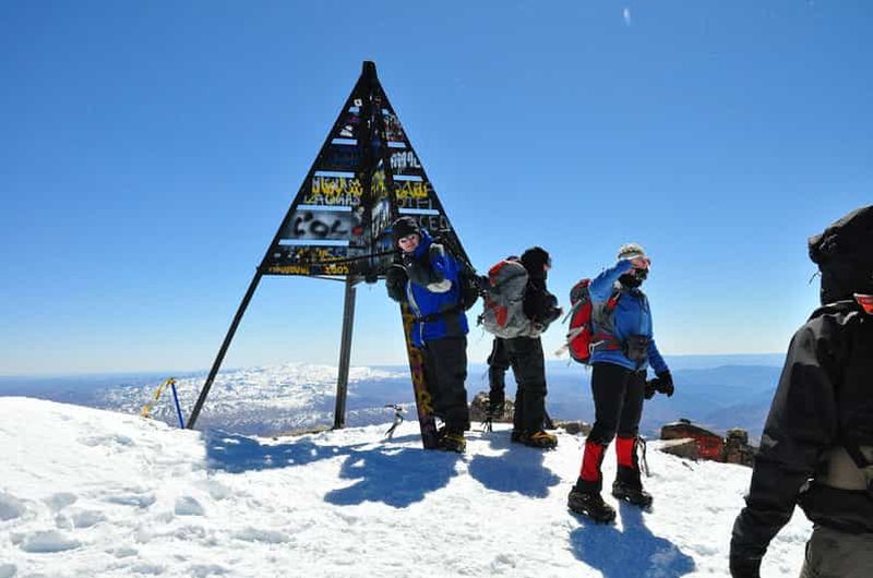 2 jours de randonnée pour l'ascension du Mont Toubkal via la vallée d'Ait Mizane