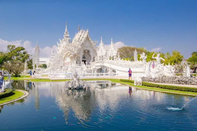 Chiang Mai : visite des temples blanc, rouge/noir et bleu avec déjeuner