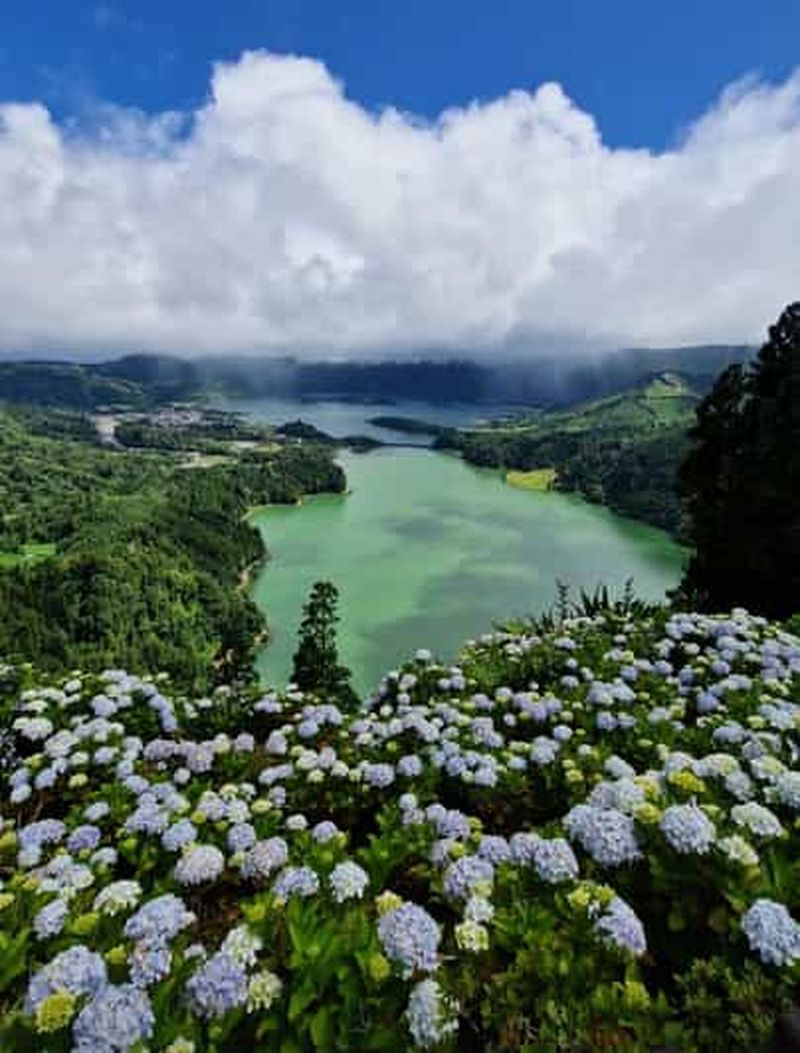 São Miguel : visite de Sete Cidades et Lagoa do Fogo avec déjeuner