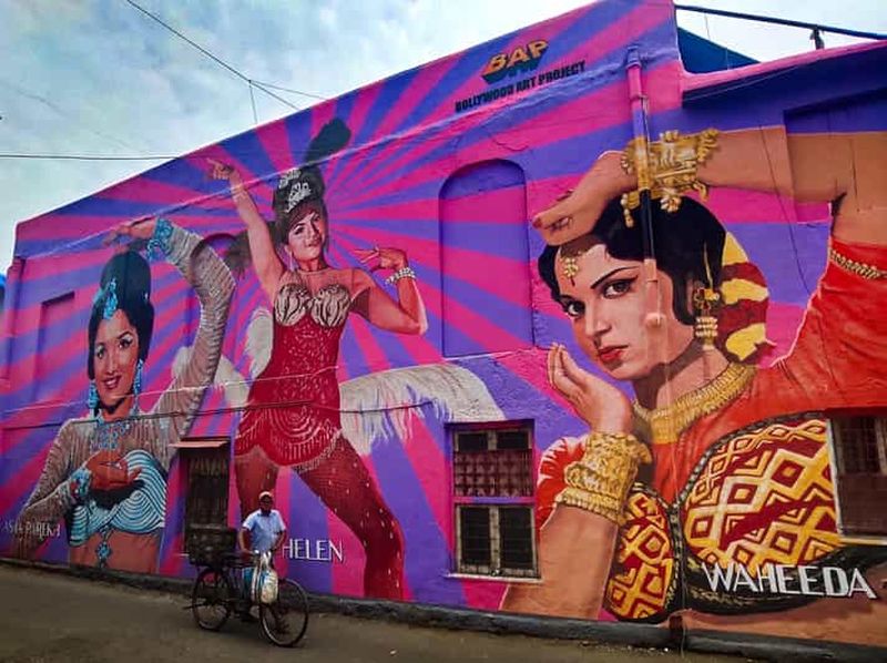 Mumbai : Siddhivinayak Temple, Bandra, Juhu Chowpatty