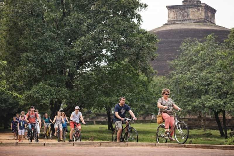 Polonnaruwa : Visite guidée à vélo de l'ancienne ville (tout compris)