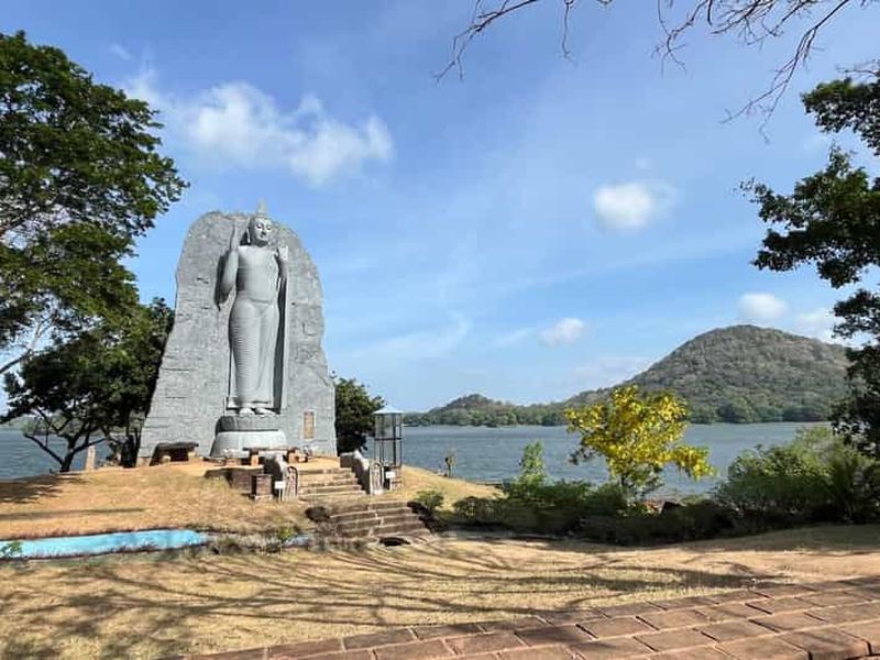 Visite d'une journée : ancienne ville de Polonnaruwa et safari à Minneriya