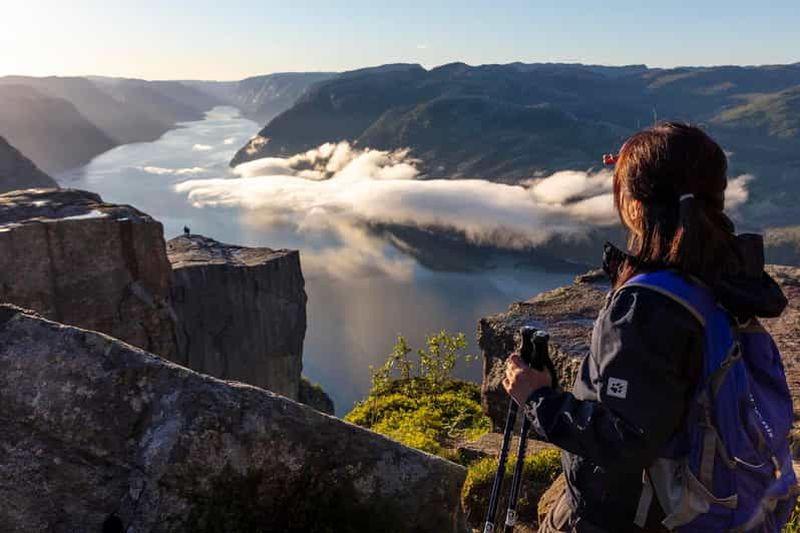 Stavanger : croisière sur le Lysefjorden et randonnée au Preikestolen