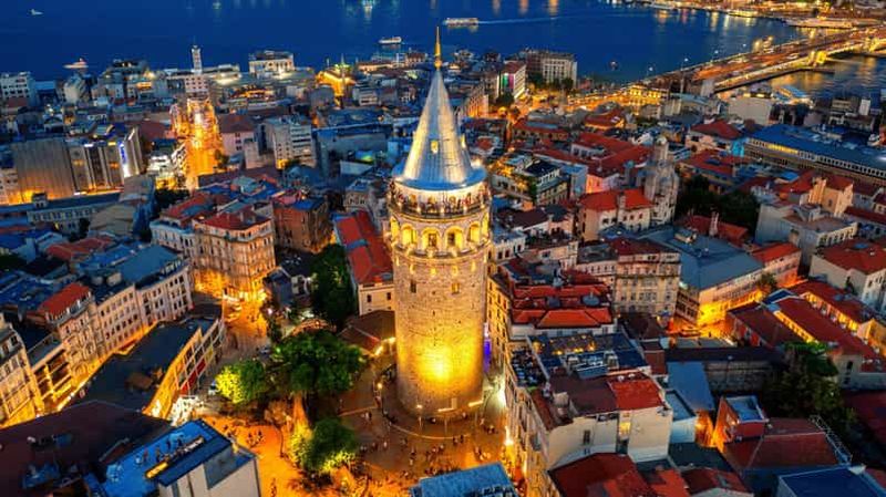 Istanbul : Visite guidée à pied de nuit du district de Karakoy