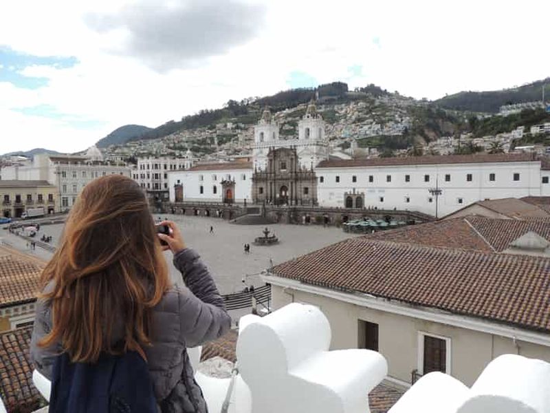 Quito : Visite privée de la ville et du musée Intiñam avec transfert