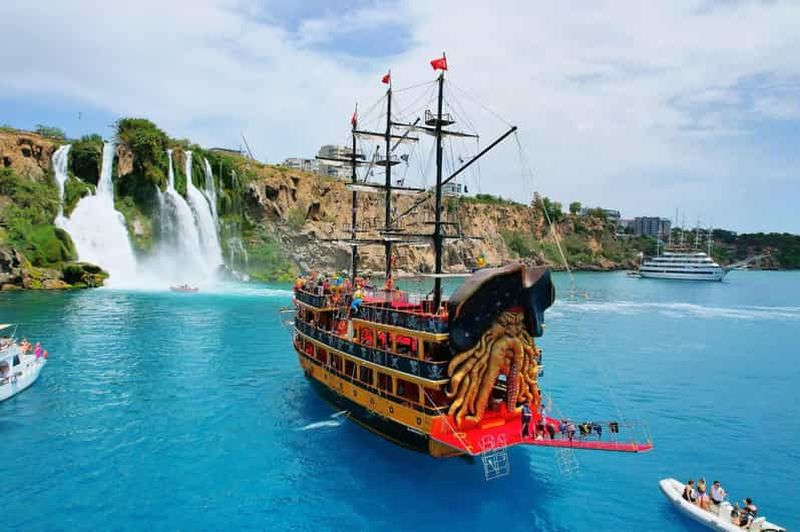 Chutes de Düden (Antalya) : bateau pirate avec déjeuner et boissons