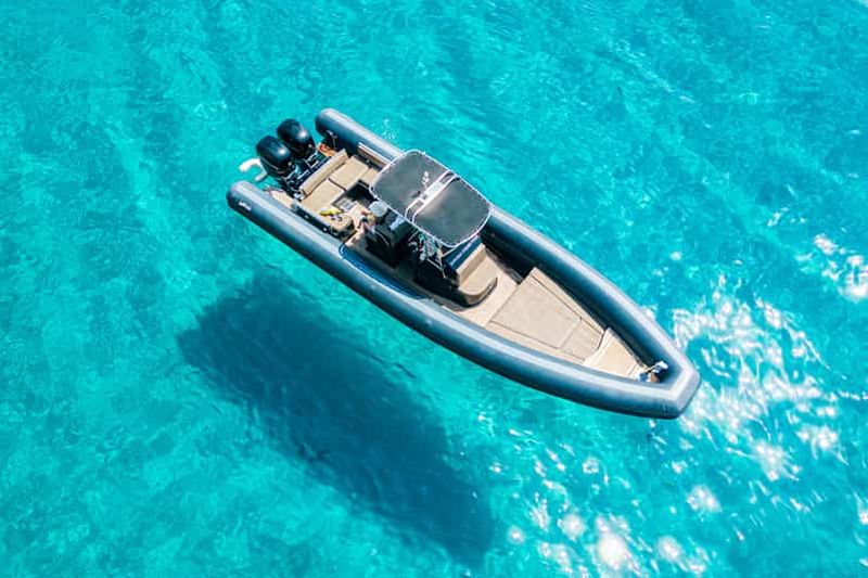 Billet Cagliari : tour en bateau Zodiac, 3-4 arrêts baignade, vin et plongée en apnée