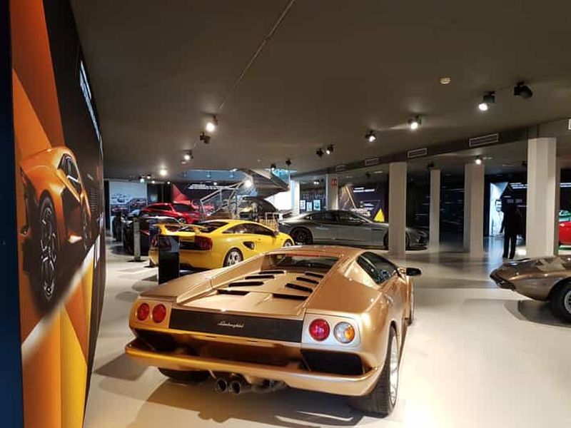 De Bologne: visite privée d'une journée des musées Lamborghini et Ferrari