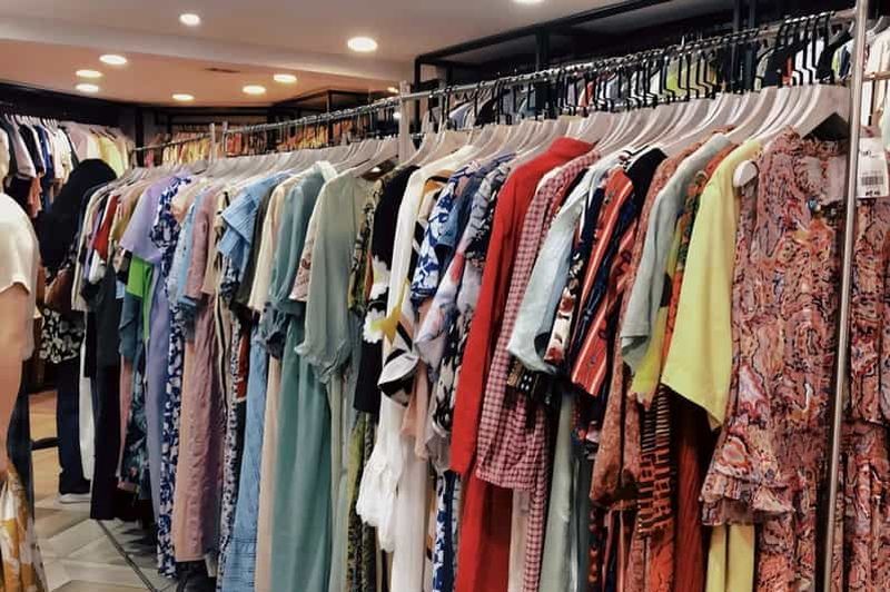 Canton : visite guidée de 3 heures dans un centre commercial de vêtements