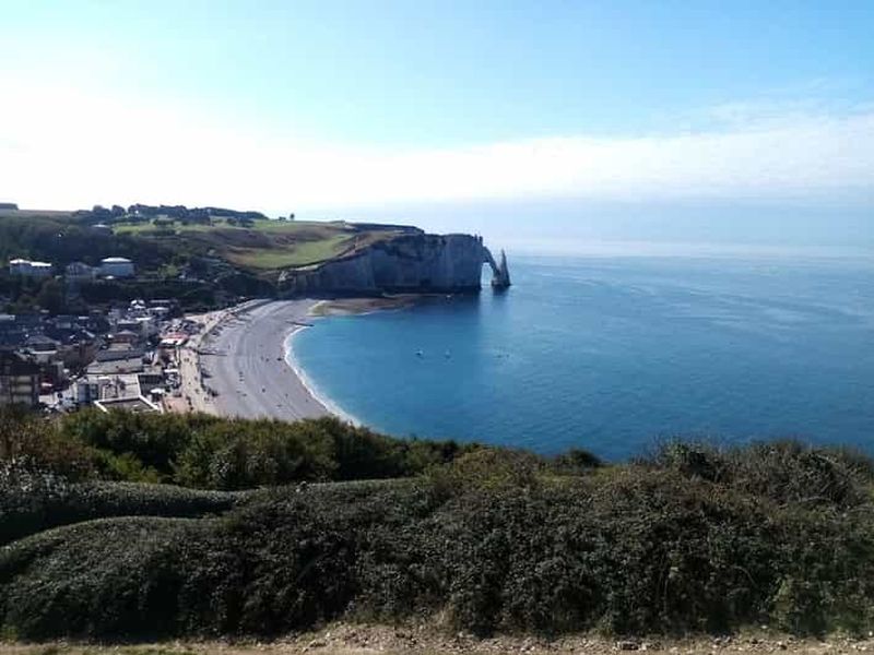 Étretat : visite à pied des falaises et du village