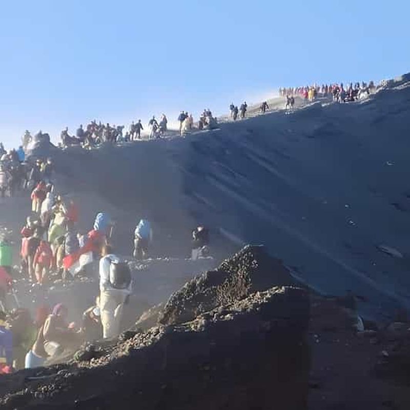 Excursion au sommet du mont Rinjani (2 jours/1 nuit)