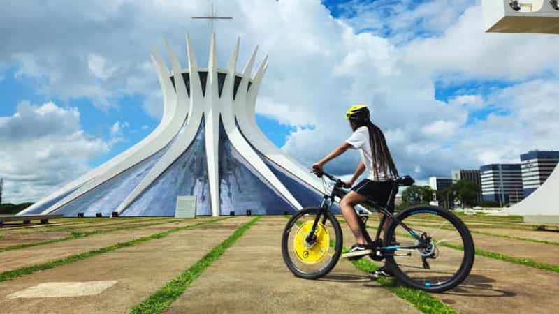 Billet Les quatre échelles de Lucio Visite guidée à vélo
