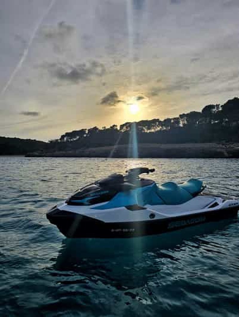 MAJORQUE : JET-SKI À CALA MONDRAGÓ, CALA D’OR 60 minutes