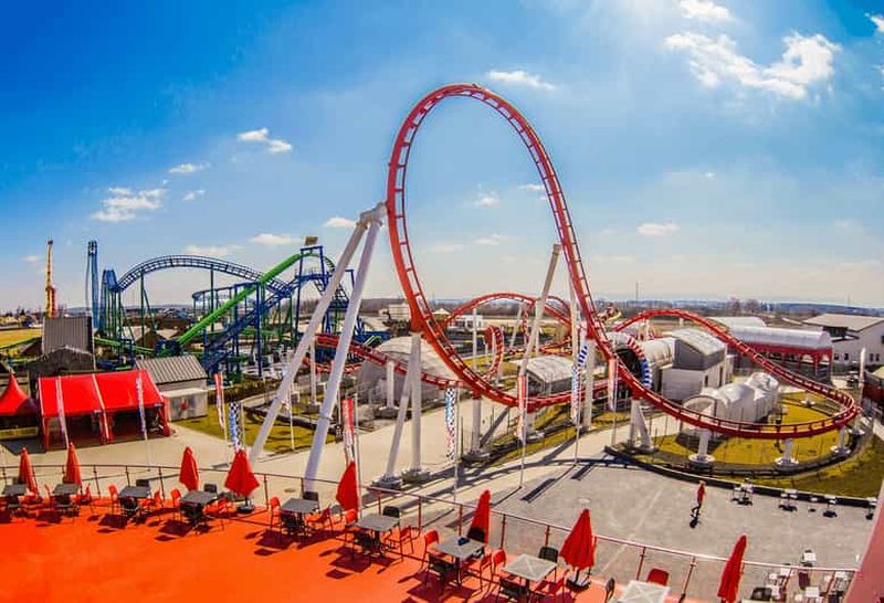 Depuis Cracovie : billet pour le parc d'attractions Energylandia et transfert