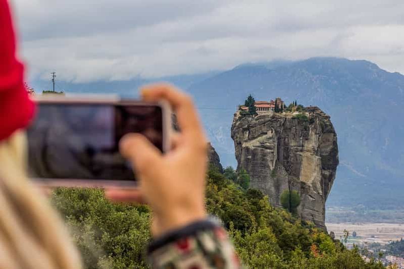 Météora : visite d'une demi-journée des monastères de Météora en petit groupe