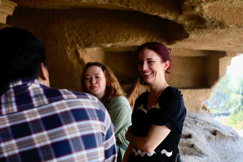 Visite des grottes de l'île d'Elephanta et d'un village traditionnel