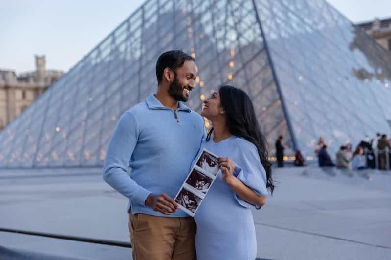 Paris : Séance photo au Louvre ou promenade sur les ponts de la Seine et la Tour Eiffel