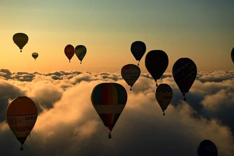 Au départ de Prague : vol privé en montgolfière au château de Karlstejn