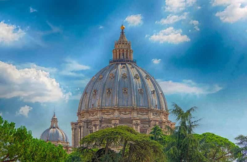Rome : La basilique Saint-Pierre, l'ascension du dôme et la visite des souterrains