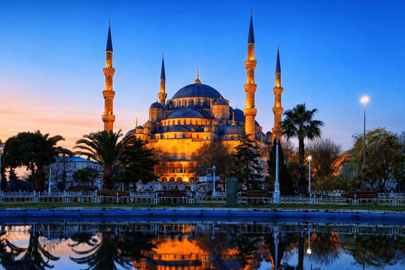 Saveurs d’Istanbul : dégustations au bazar aux épices et croisière sur le Bosphore