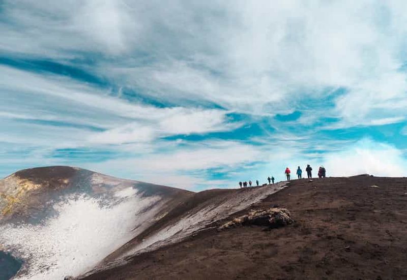 Mont Etna : visite guidée et randonnée d'une demi-journée