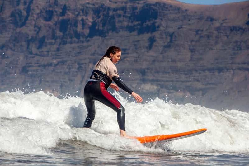 Cours de surf d'une journée complète à Lanzarote : développez vos compétences