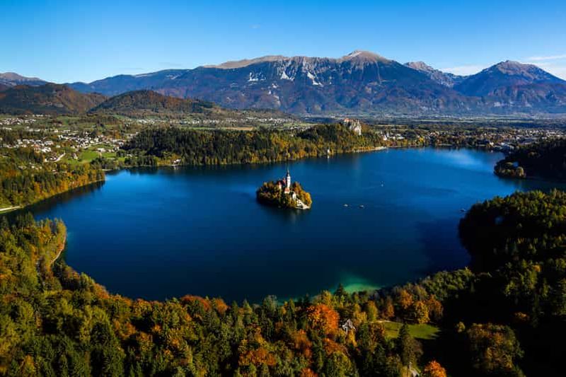 Ljubljana : excursion d'une journée au lac de Bled, aux grottes de Postojna et à Predjama