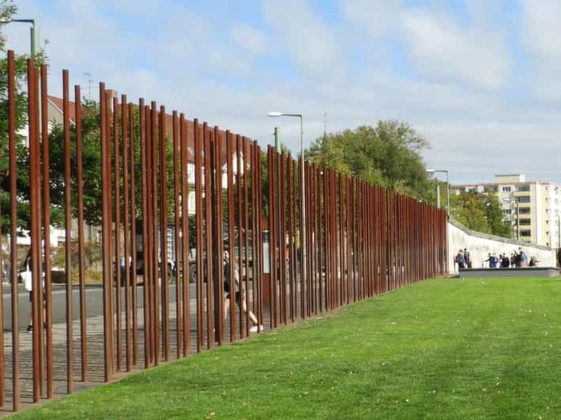 Berlin : visite du Mur – Destins, histoires d'amour et héros