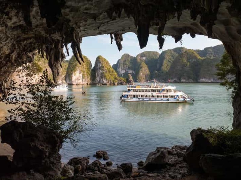 Au départ de Hanoi : excursion d'une journée en croisière de luxe dans la baie d'Halong